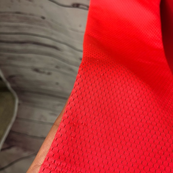 Under Armour Coral Cold Gear Top - Picture 6 of 8